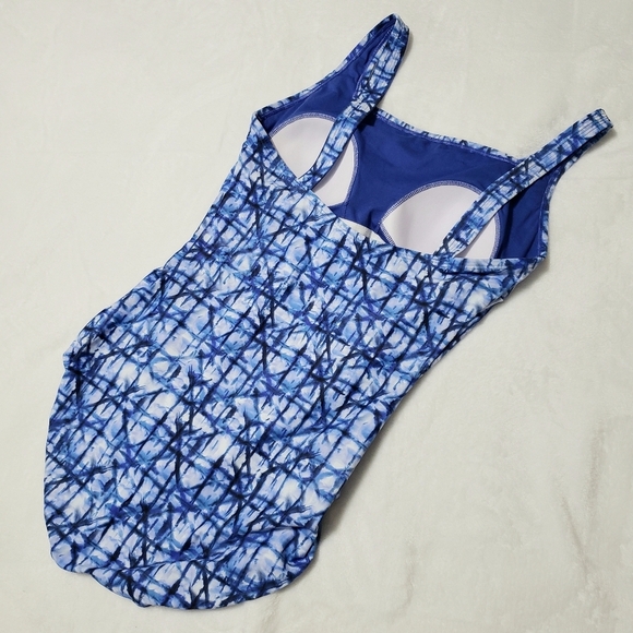 Speedo Swimsuit Ladies sz 10 Blue and White Geometric UPF 50+ Chlorine Resistant - Picture 6 of 11